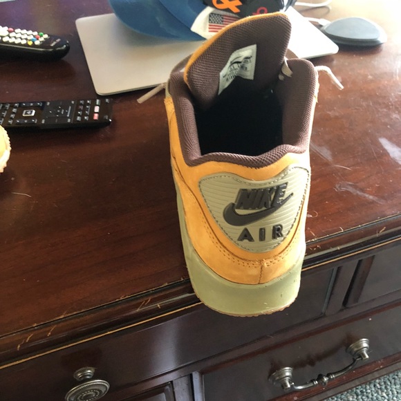 Need gone bought for 200 like 100$ for them. - Picture 2 of 6